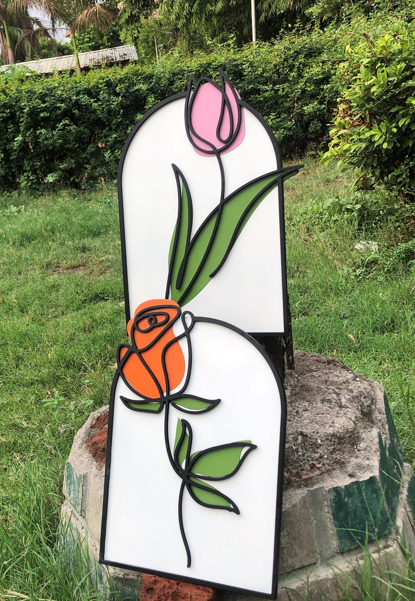 this mid-century modern floral duo with line art vibes is elegance, defined.